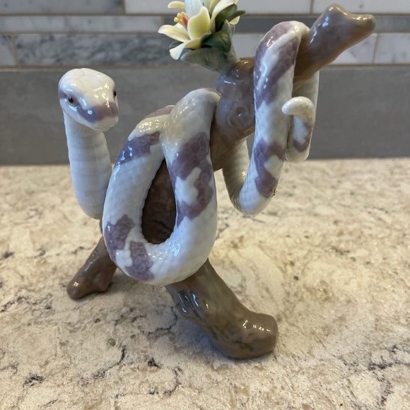 Lladro‎ -The Snake- The Chinese Zodiac Collection - Picture 2 of 15